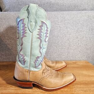 Justin Cowboy Boots Tan And Bleu Square Toe Size 8